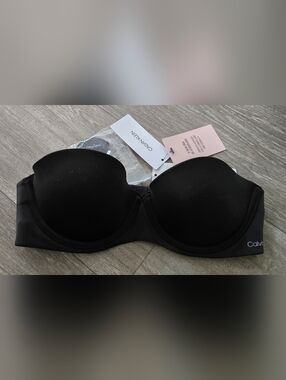 Calvin Klein Women's Perfectly Fit Strapless 5 Way Convertible Straps 30B Pushup